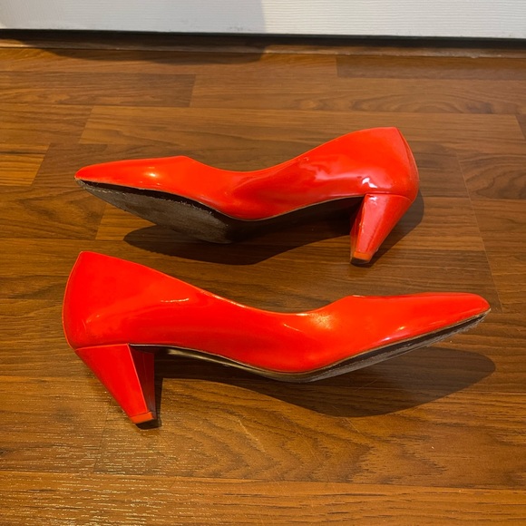 ✨SOLD✨Bright Red/Scarlett Mulberry Patent Leather Heels - Picture 5 of 8